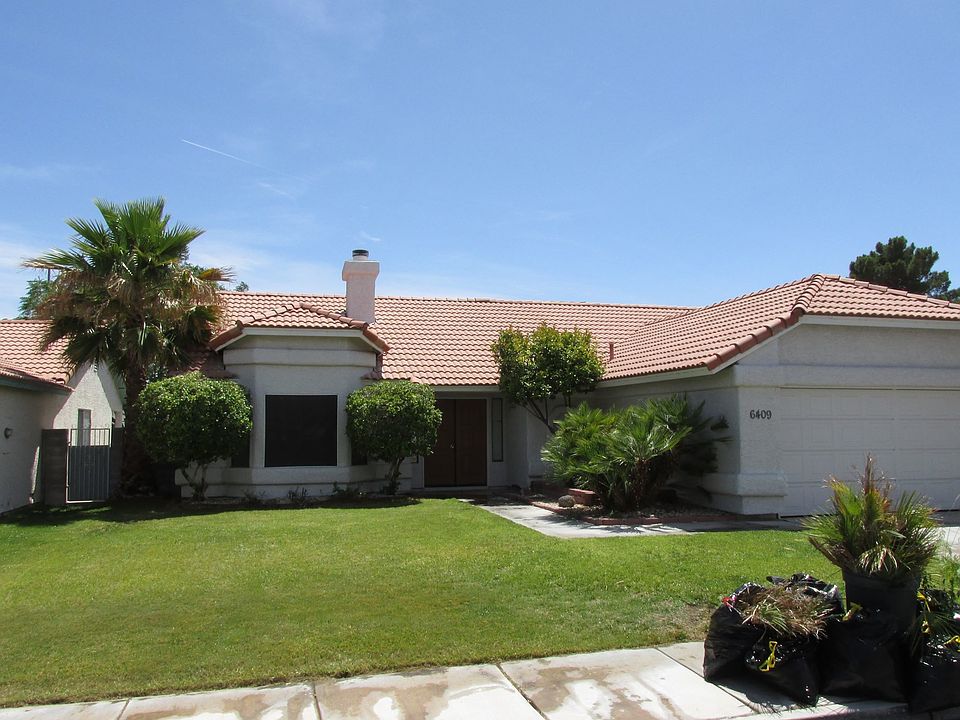 Great neighborhood near schools and shopping.