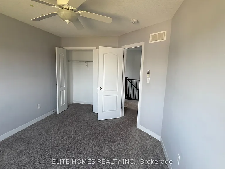 1942 Foxridge Cres — Photo 17