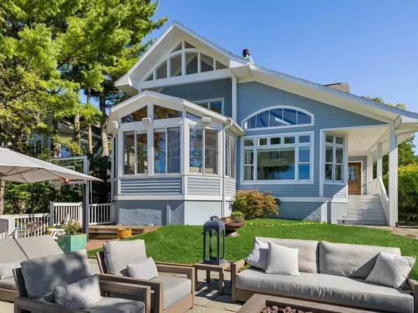 3987 Lake Shore Dr, New Buffalo, MI 49117