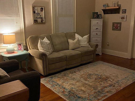 4th image of 709 1/2 Park Hill Ave