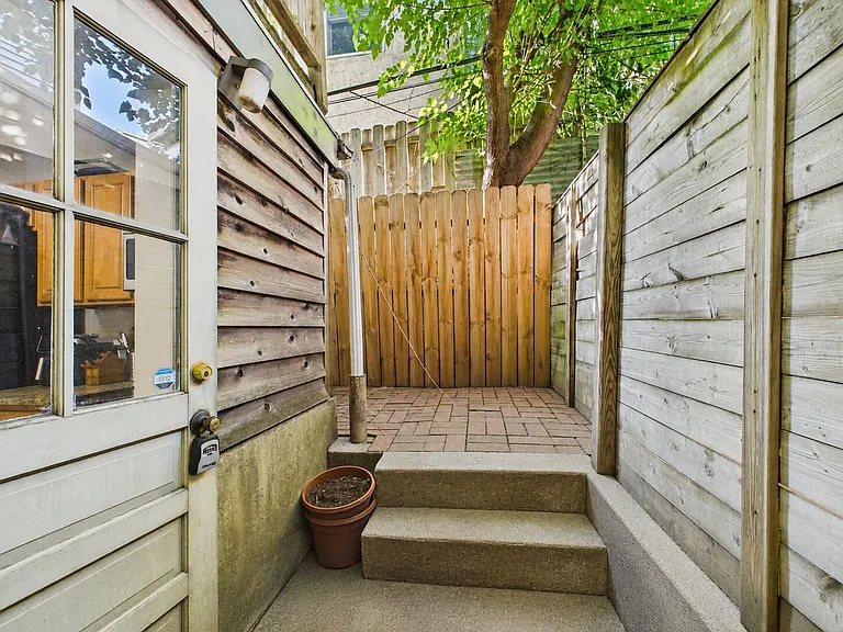 2429 Olive St — Photo 25