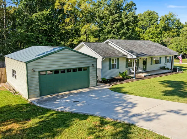 3902 Gamble Ln, Maryville, TN 37804