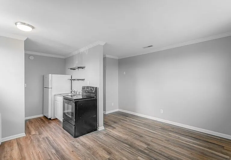 719 McGowan Ave — Photo 2