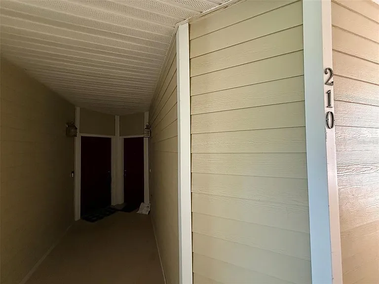 1500 NW 4th Ave #210 — Photo 2