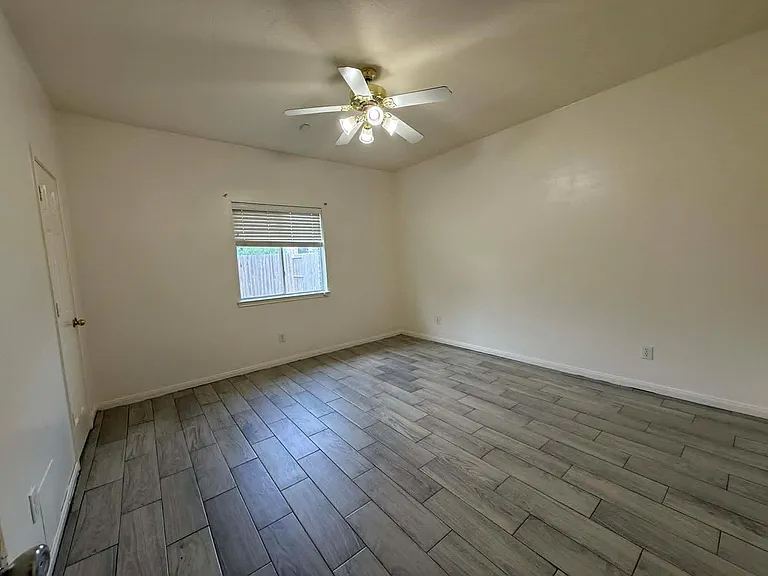 13814 Bink Ct — Photo 10