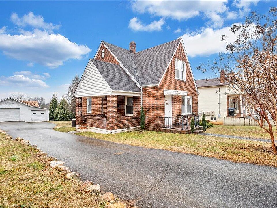 1st image of 320 Pell Ave