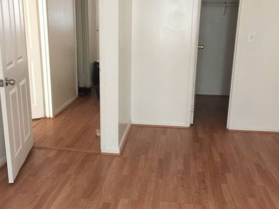 3rd image of 1678 Monroe Ave #1