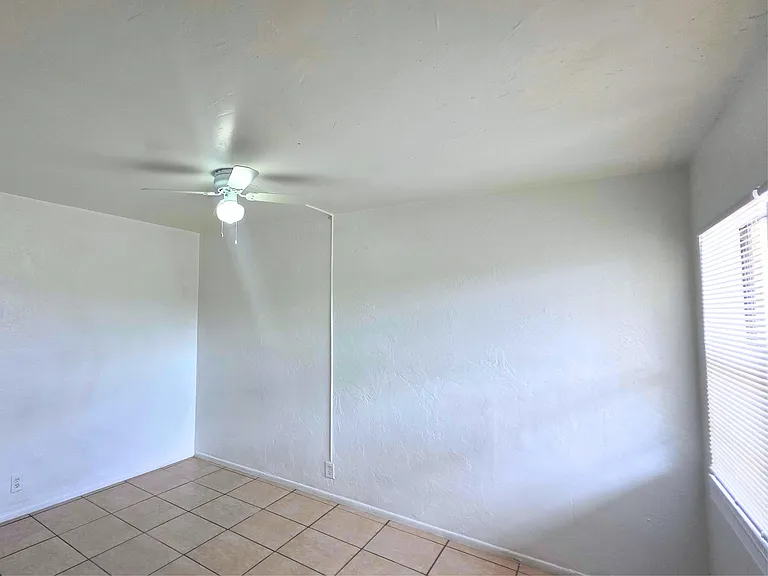 225 S B St #3 — Photo 5