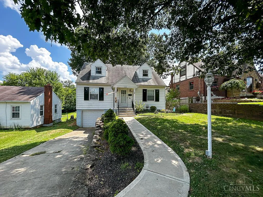 3 bed, 1400 sqft, $1,950 — Photo 2