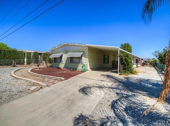3rd image of 34788 Lyn Ave