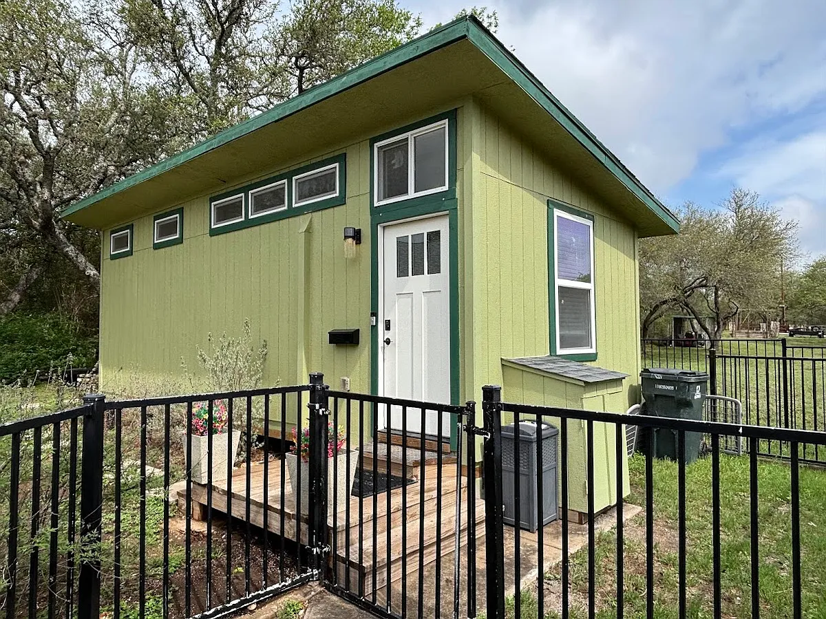 Building Photo - 1002 Spanish Oak Trl
