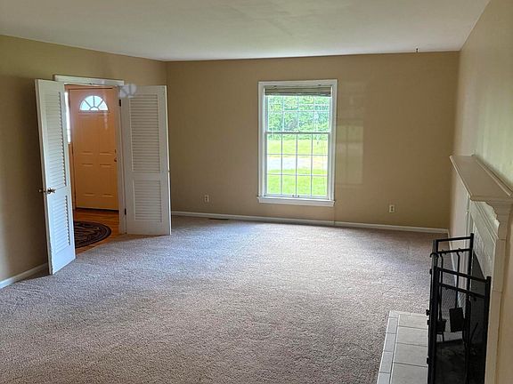 5th image of 165 Colonial Dr
