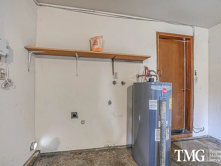 3327 Addy St — Photo 17
