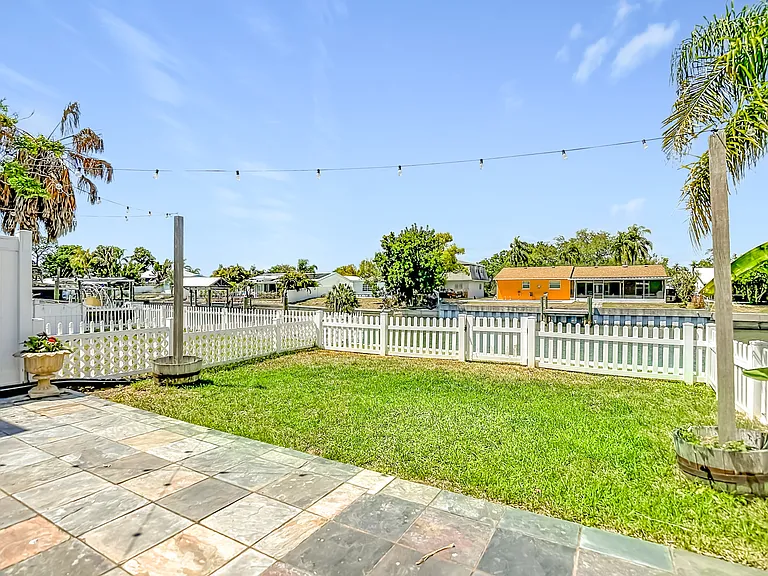 8733 Bay Pointe Dr — Photo 51