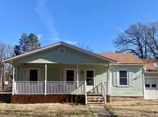 104 Andrews St, Hooks, TX 75561