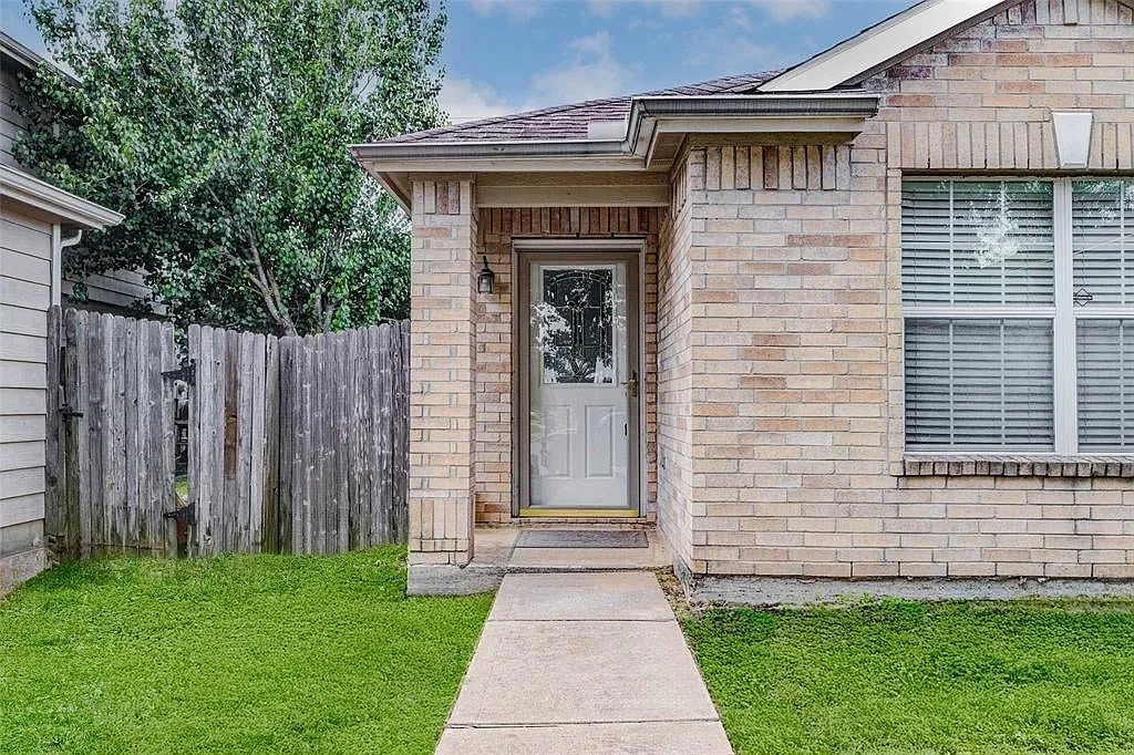4 bed, 1825 sqft, $2,150 — Photo 4