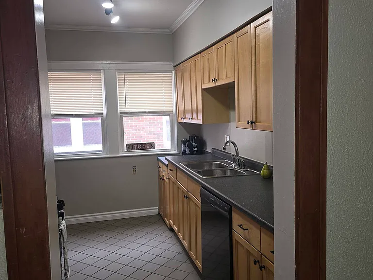 22448 Beech St #22448 — Photo 7
