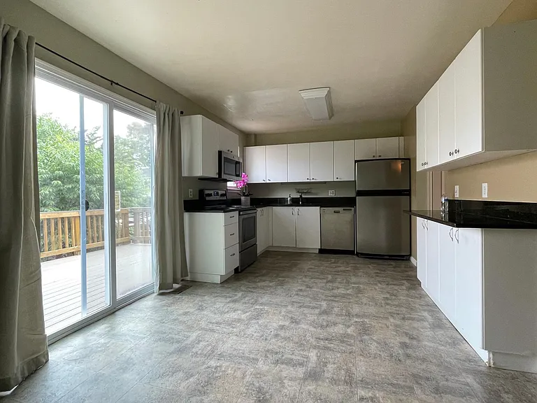 8314 Amity Cir — Photo 6