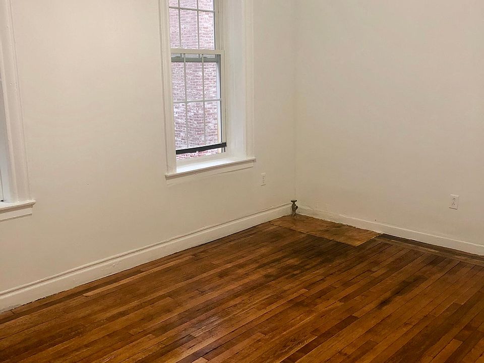 2nd image of 2500 University Ave APT 3G