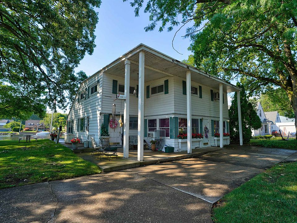 1st image of 35 River Trail Dr