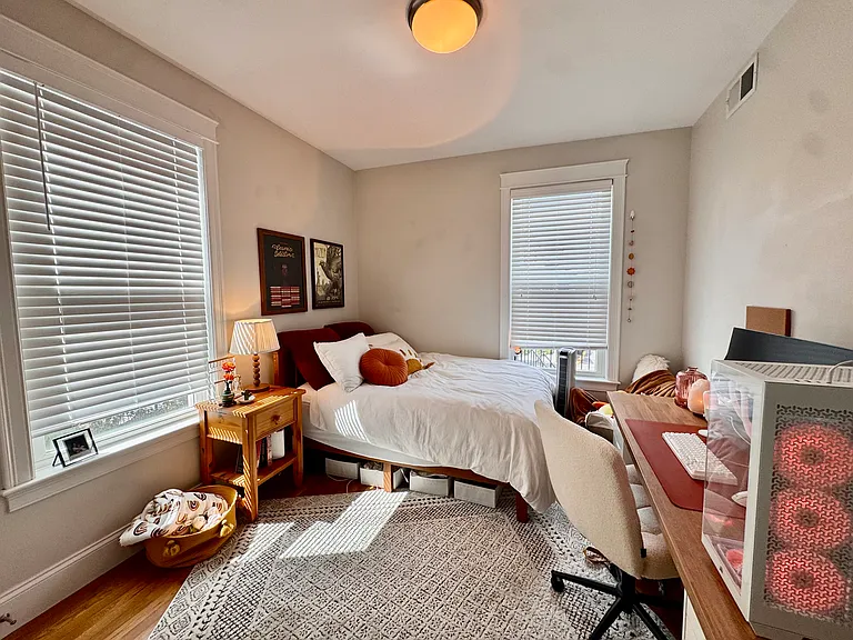 405 S Huntington Ave #2R — Photo 8