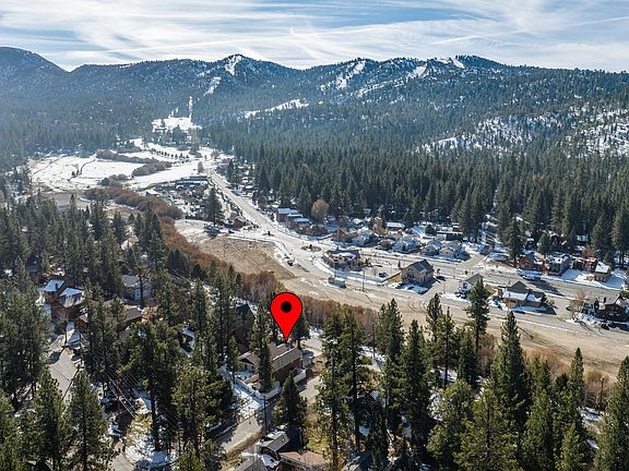 2nd image of 591 Douglas St