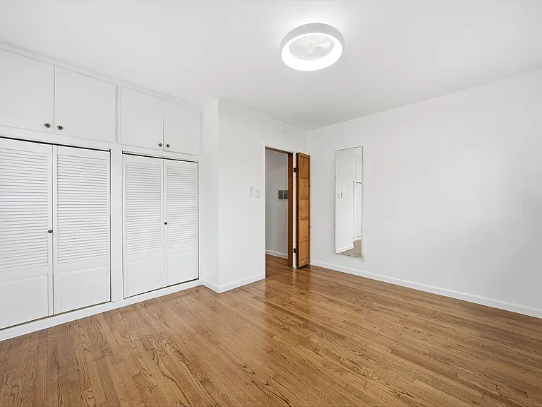 1326 Gates Ave — Photo 12