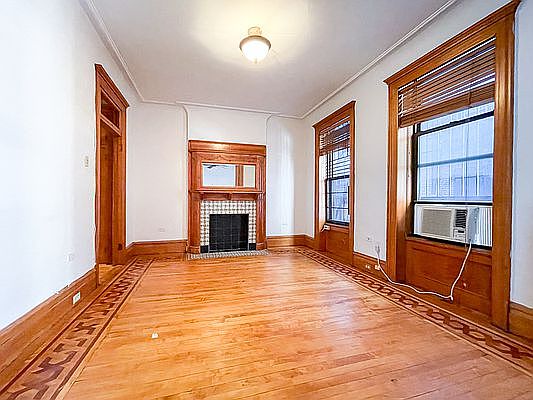 3rd image of 105 E 15th St APT 43
