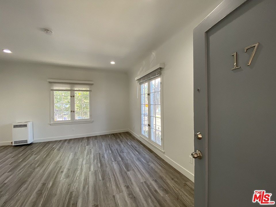 1st image of 121 S Elm Dr #17
