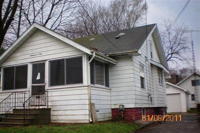 2nd image of 2504 Gilman Pl