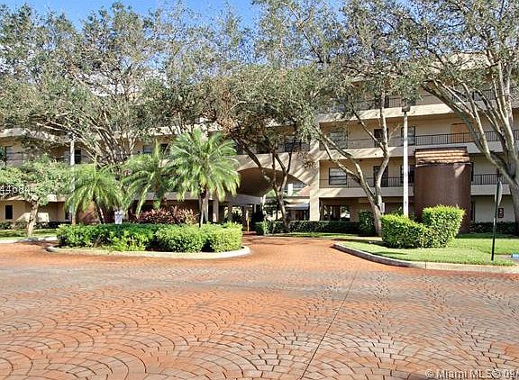3rd image of 10401 W Broward Blvd APT 407