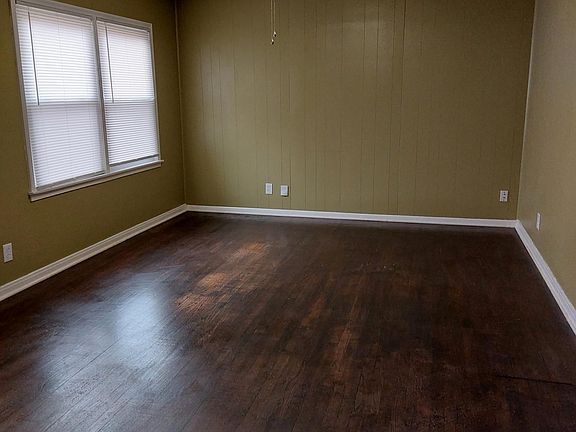 3rd image of 217 Sunset Ln