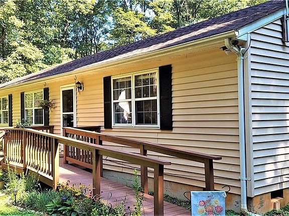 4th image of 50 Ivy Ln