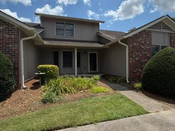 2015 Quail Ridge Rd, Greenville, NC 27858
