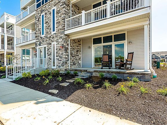 2nd image of 2630 S Waterside Ct #712