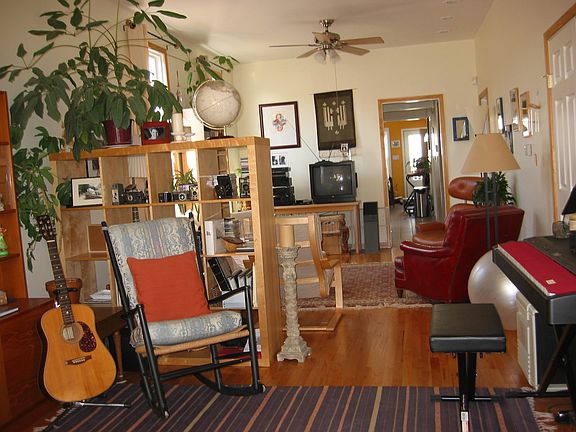5th image of 3106 N Troy St #1.1