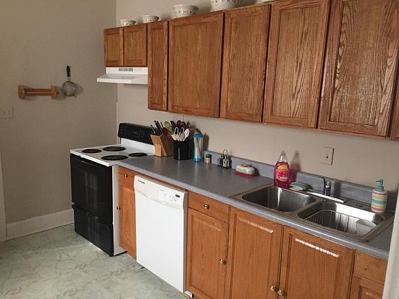 2nd image of 146 Grant St