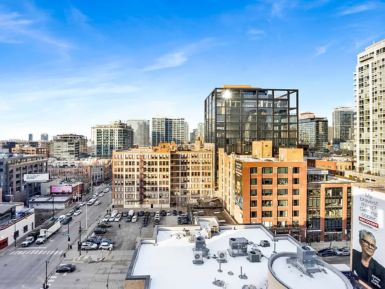 630 N Franklin St #1019 — Photo 13
