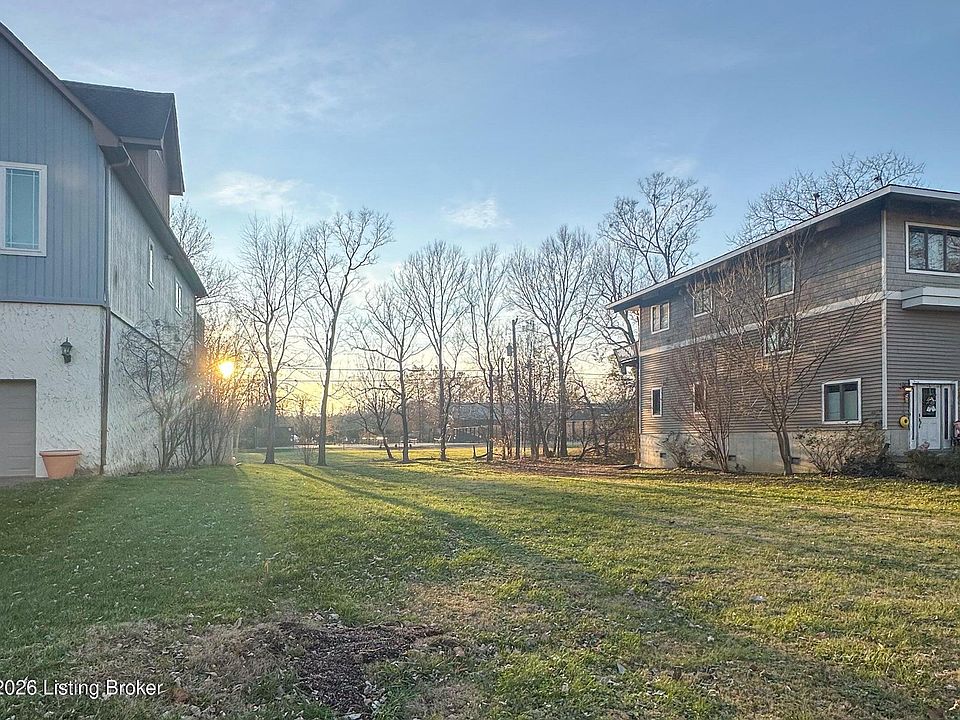 1st image of 914 W Riverside Dr