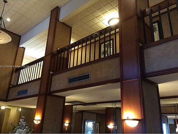 3rd image of 2851 NE 183rd St APT 508E