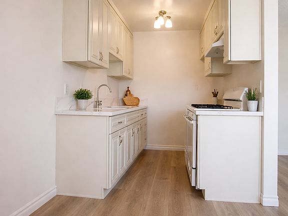 3rd image of 5011 Sawtelle Blvd #5