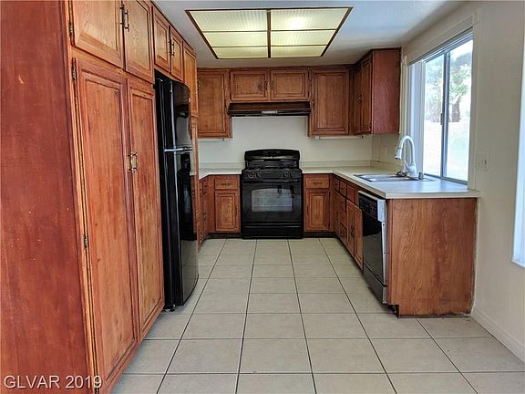 4th image of 6828 Groveview Ln