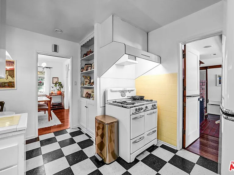 3830 Vineland Ave — Photo 11