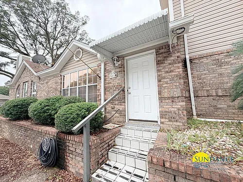 946 Ashley Ln #B Photo 1