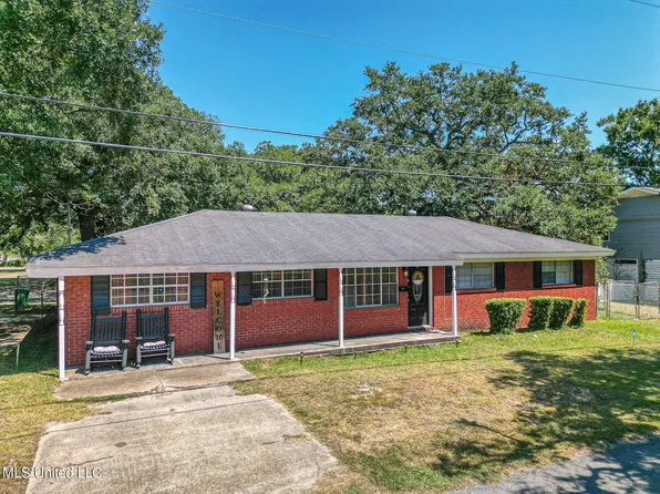 1008 Canal St, Pascagoula, MS 39567