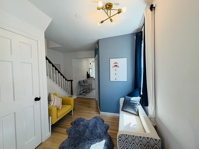241 Townsend Ave — Photo 8