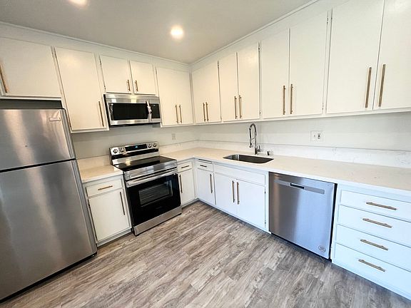 3rd image of 3359 Mentone Ave APT 6