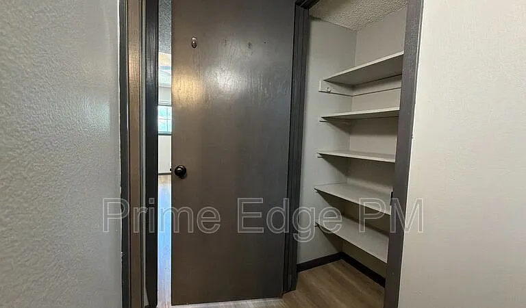 1121 N 28th St #6 — Photo 14