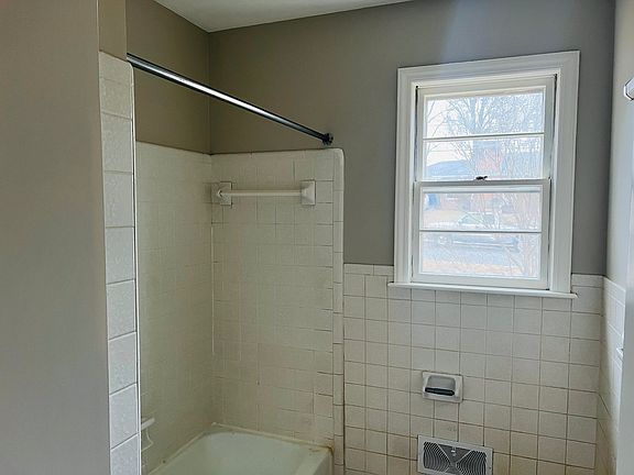 3rd image of 4513 Golf Park Dr