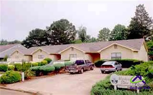 2 bed, 2.0 bath, 1200 sqft, $975 — Photo 1